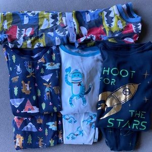 Boys 2t pajama lot